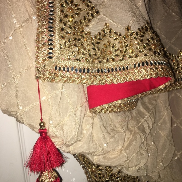 Sharara top and dupatta in cream and red with gold embroidery and beading.Size 8 - Picture 10 of 15